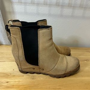 Sorel boots size 8.5